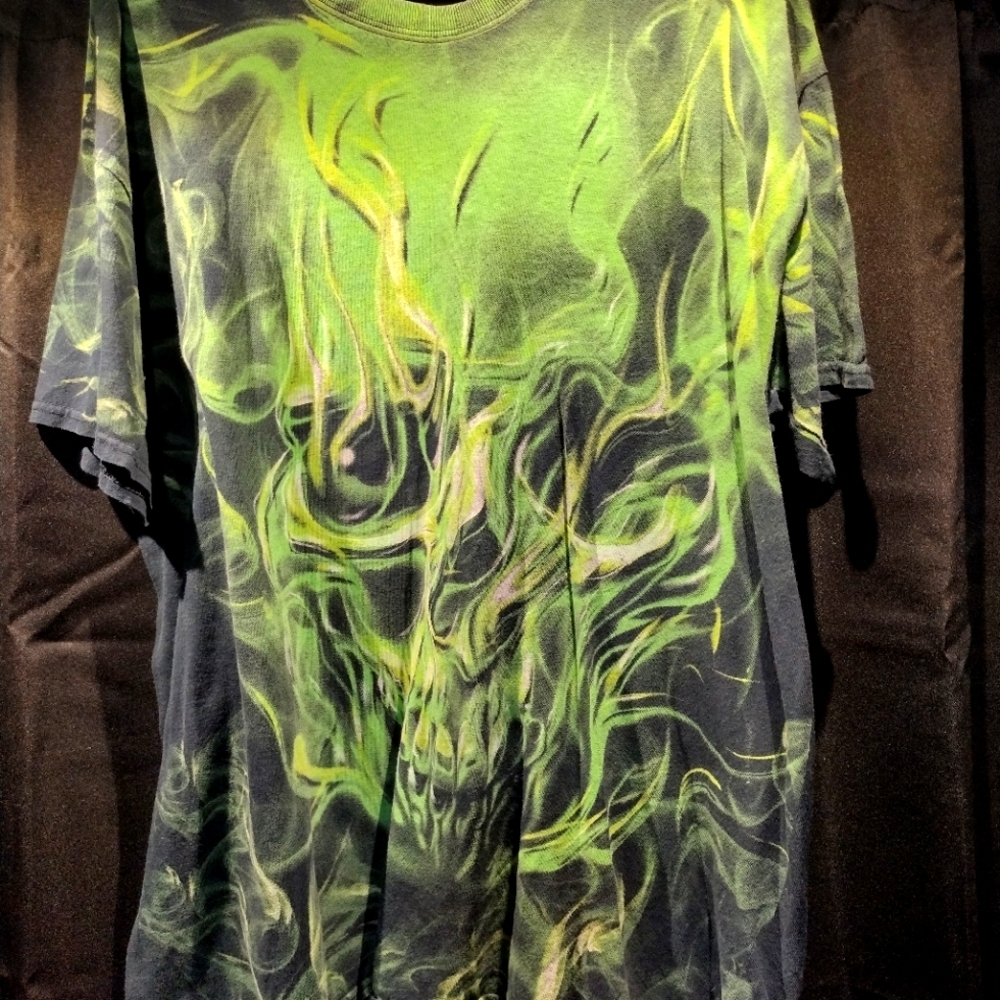 Vintage allover print smoking skull shirt